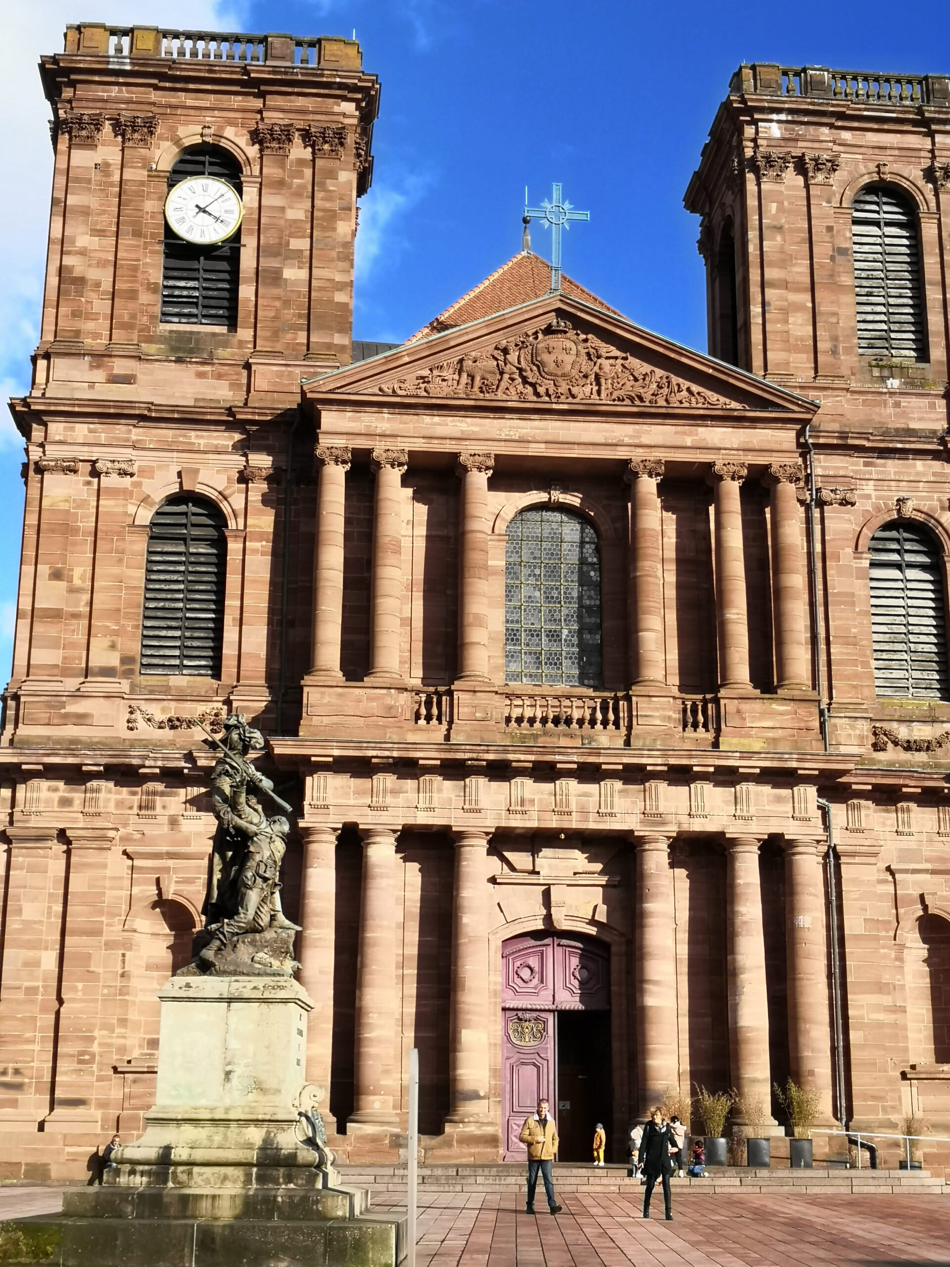 cathédrale de Belfort sur la vélosuisse - itinéraire vélo en Bourgogne-Franche-Comté